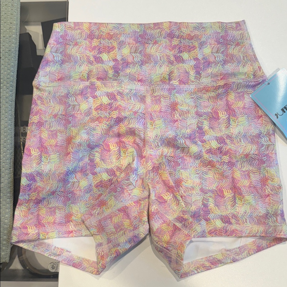 Fleo light Colorful Women's Shorts. NWT.